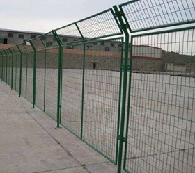 鄭州河南框架護(hù)欄網(wǎng)安裝與防護(hù)網(wǎng)應(yīng)用指南